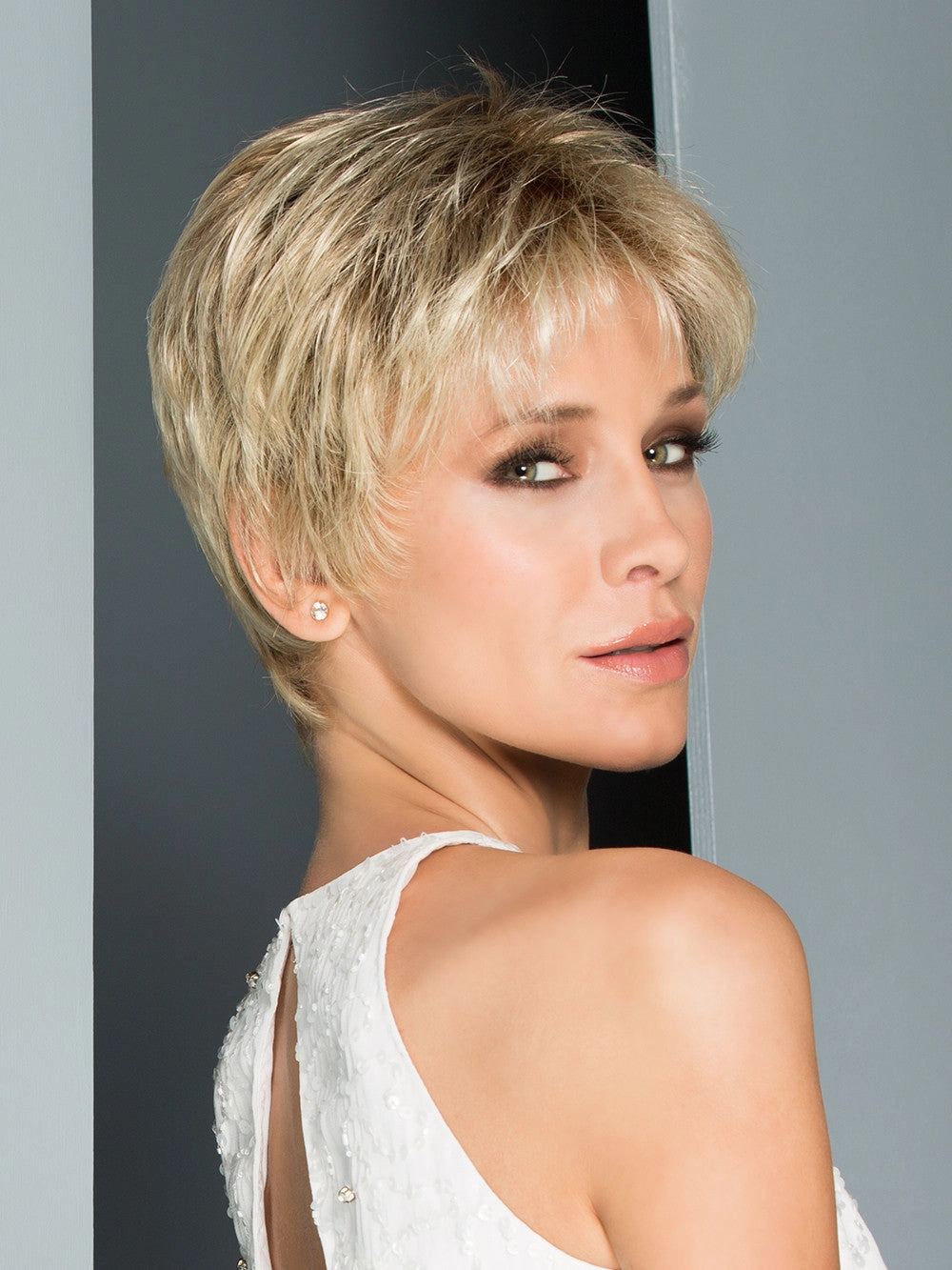 Accessories_Envy_Wigs Aura Wig by Ellen Wille | Synthetic Hair | Petite/Average Cap