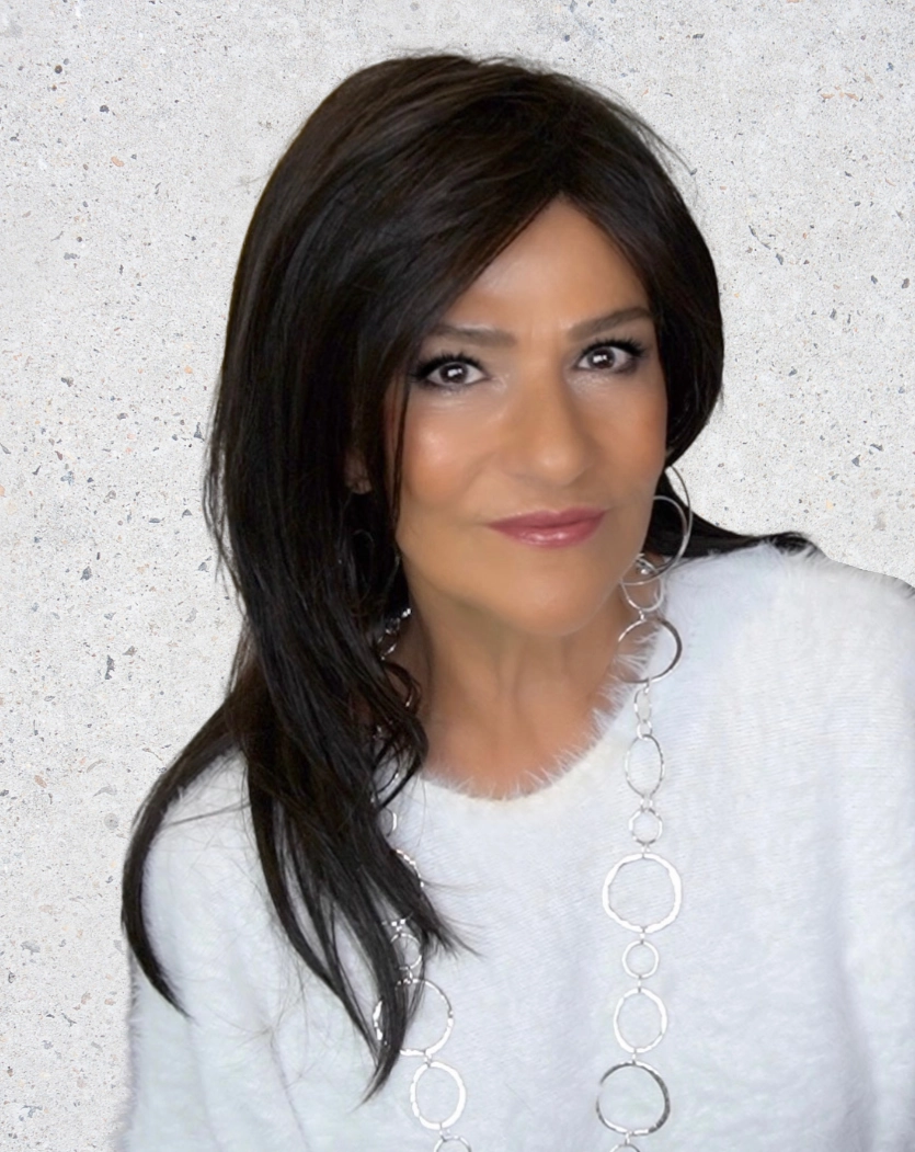 Accessories_Envy_Wigs En Vogue Wig by Ellen Wille | Heat Friendly Synthetic Hair | Petite/Average Cap