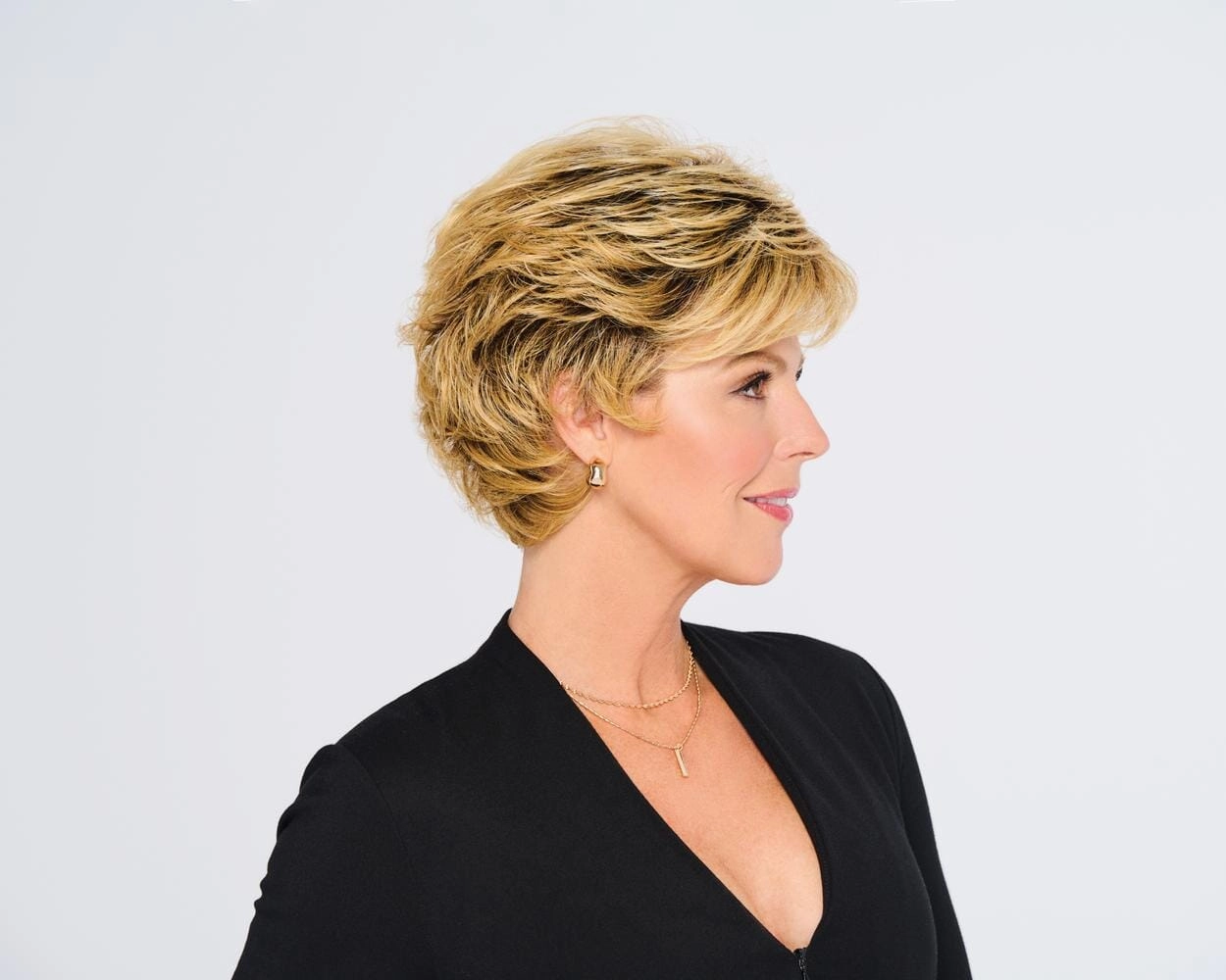 Accessories_Hairdo_Wigs Swept Back Short Cut Wig by Hairdo