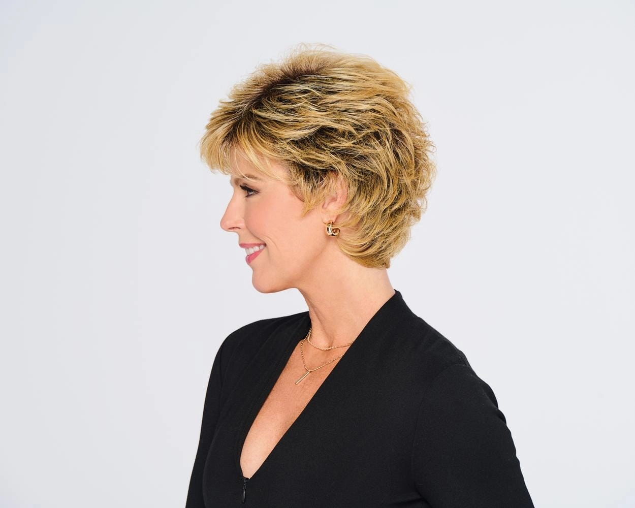 Accessories_Hairdo_Wigs Swept Back Short Cut Wig by Hairdo