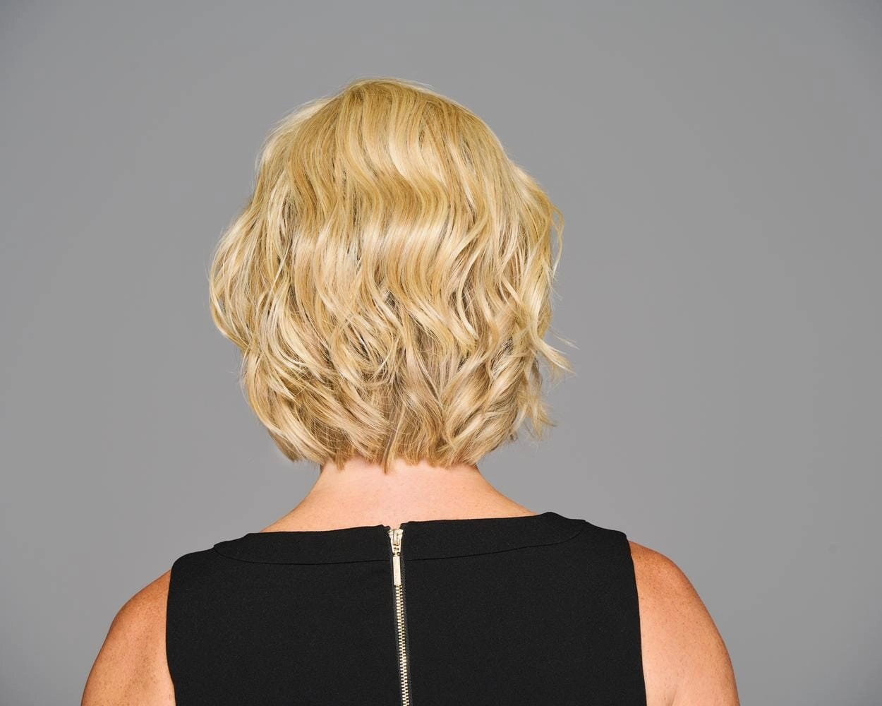 Accessories_Hairdo_Wigs Top Beach Waves Topper by Hairdo