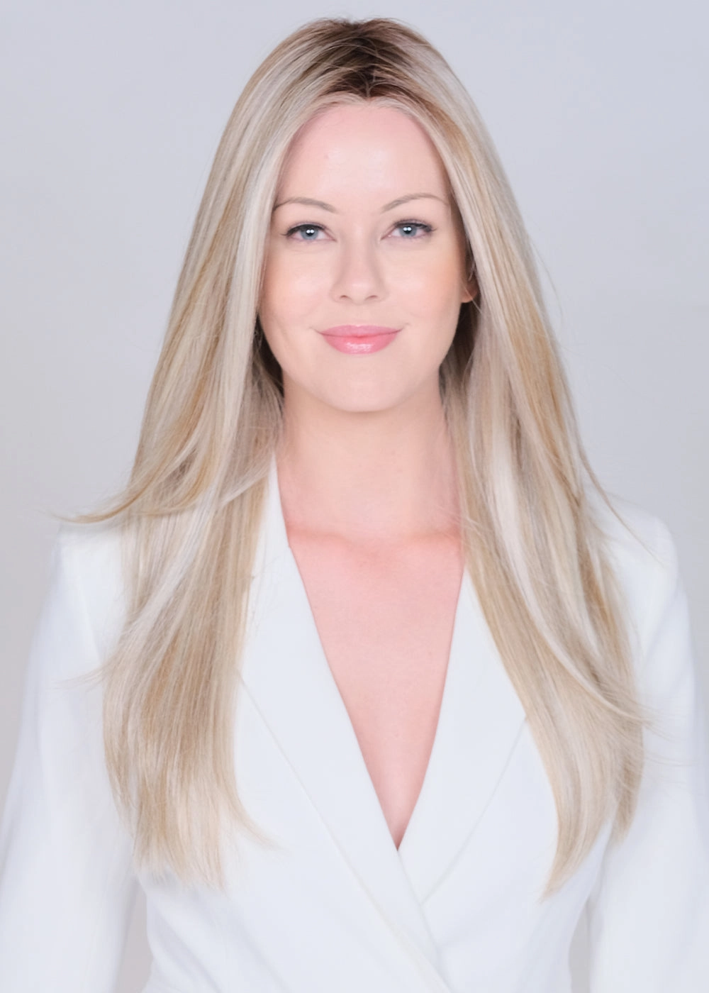 Hand-Tied Dolce & Dolce 23 V Wig by Belle Tress | Caf 2.0 Collection | Heat Friendly Synthetic
