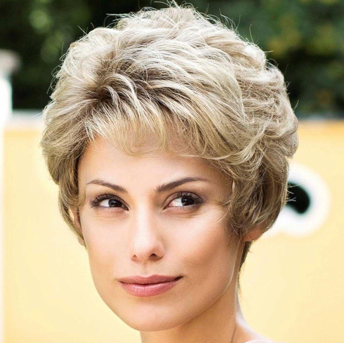 Smart Lace Ladies Wig Style Book Classic Collection by Gisela Mayer