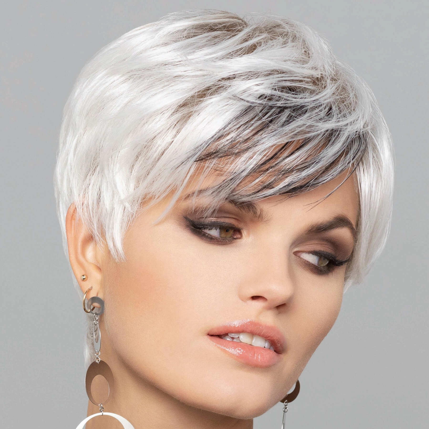 Super Lizzy Part Mono Large Wig Gisela Mayer Style Book Short Collection